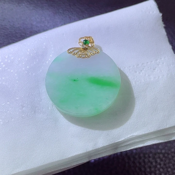 翡翠颈饰18K金镶嵌翡翠