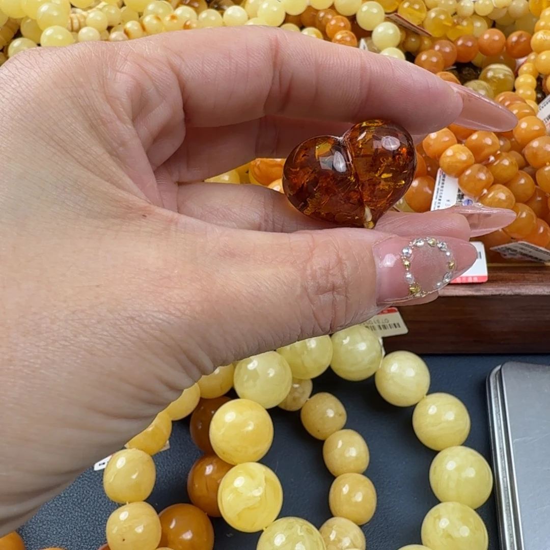 琥珀未镶嵌珠宝奇石