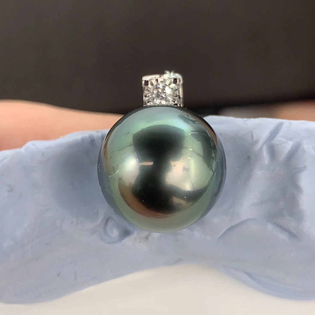 定制海水珍珠18K金镶嵌吊坠(不含链)大溪地蓝绿光13.3mm正圆