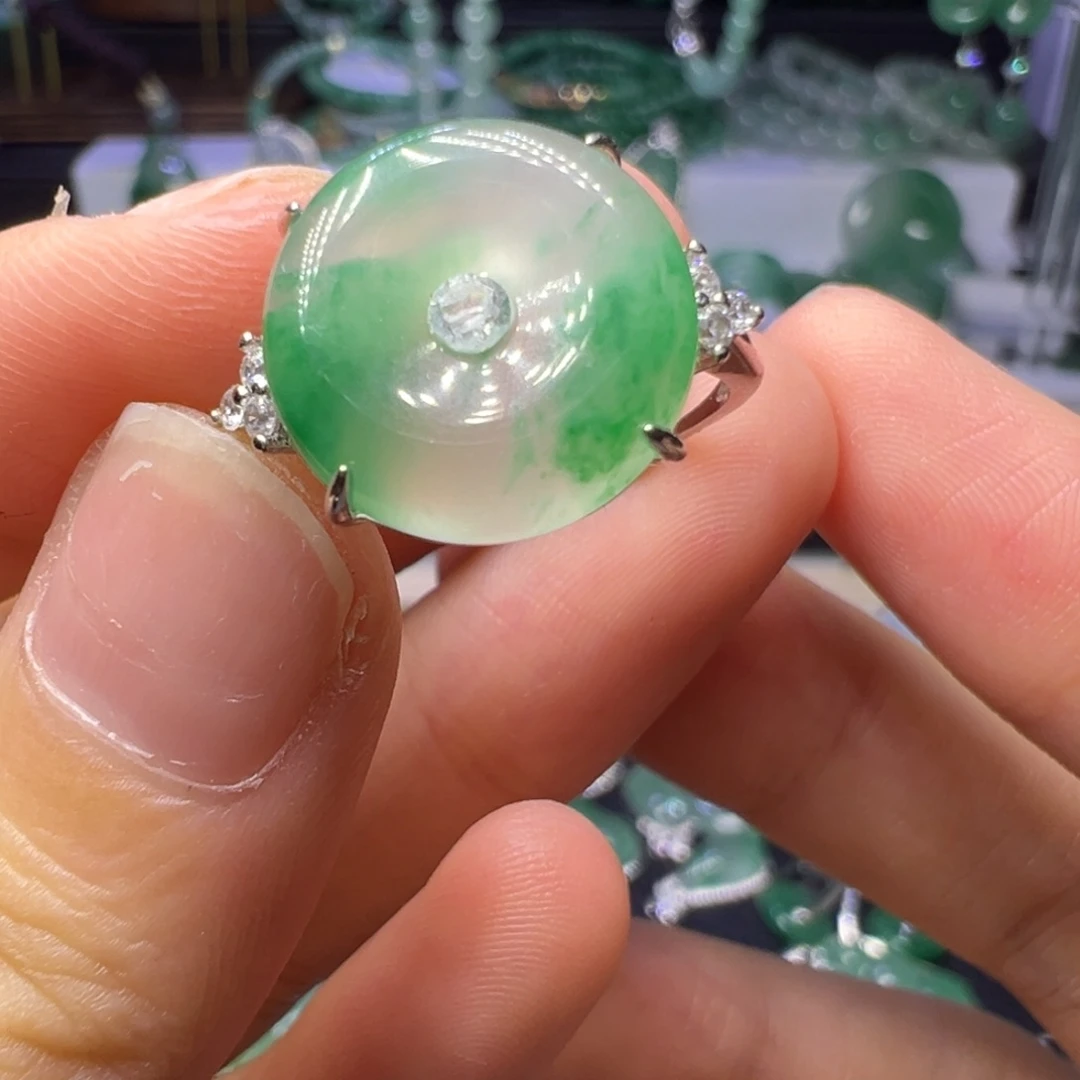 石英质玉合金颈饰