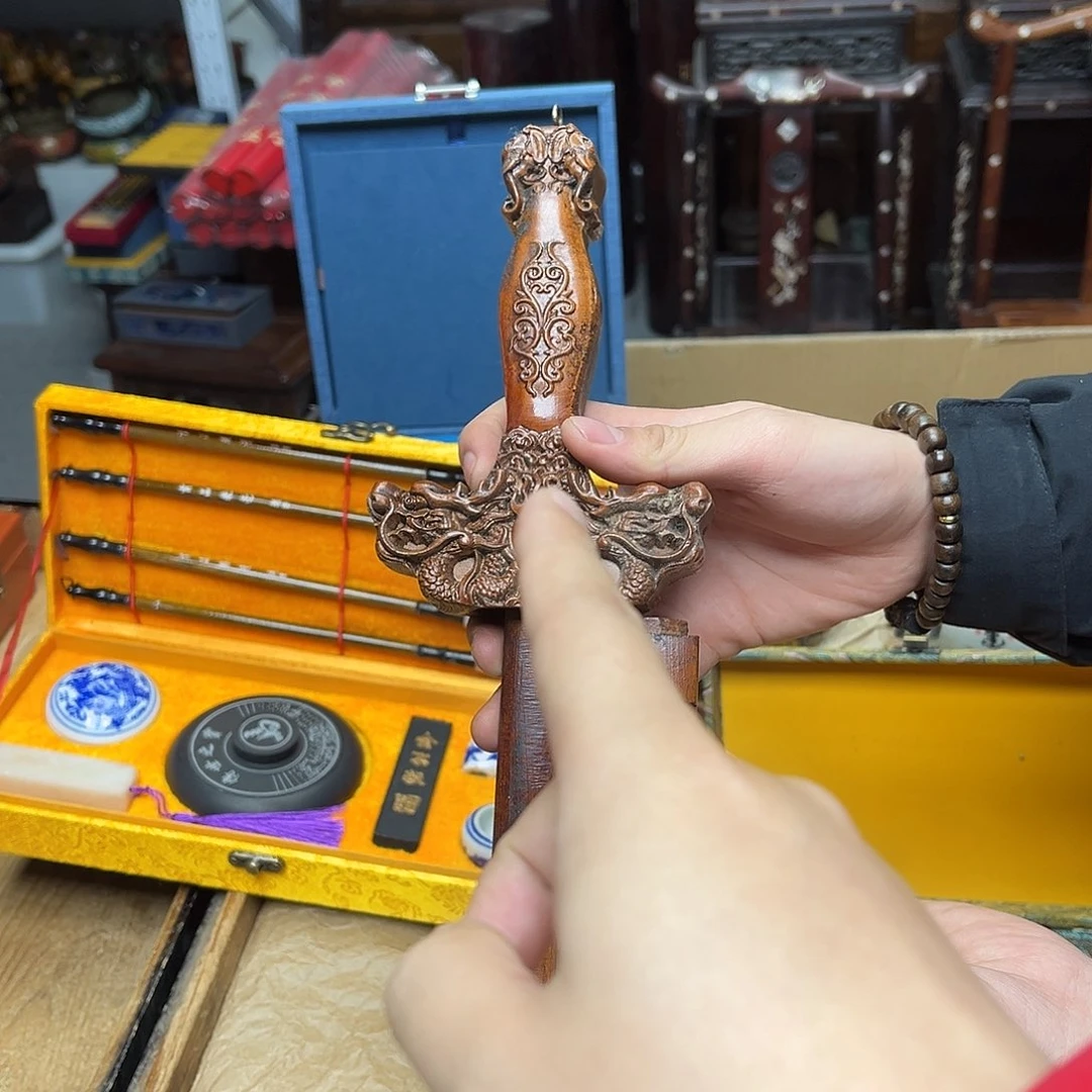 大叶紫檀（黑酸枝木类）