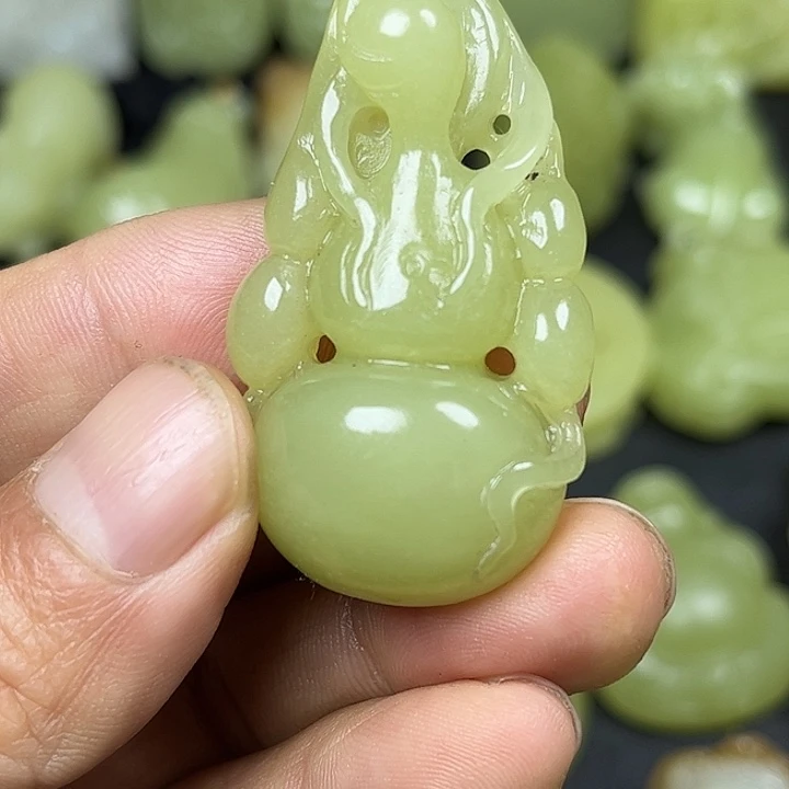 和田玉（糖玉）未镶嵌颈饰