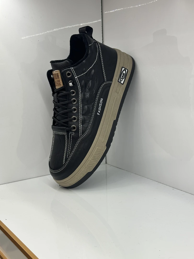 522-1 高帮男士皮鞋秋冬防水耐磨休闲运动板鞋黑色