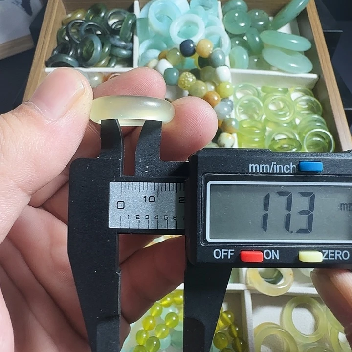 蛇纹石玉未镶嵌戒指27