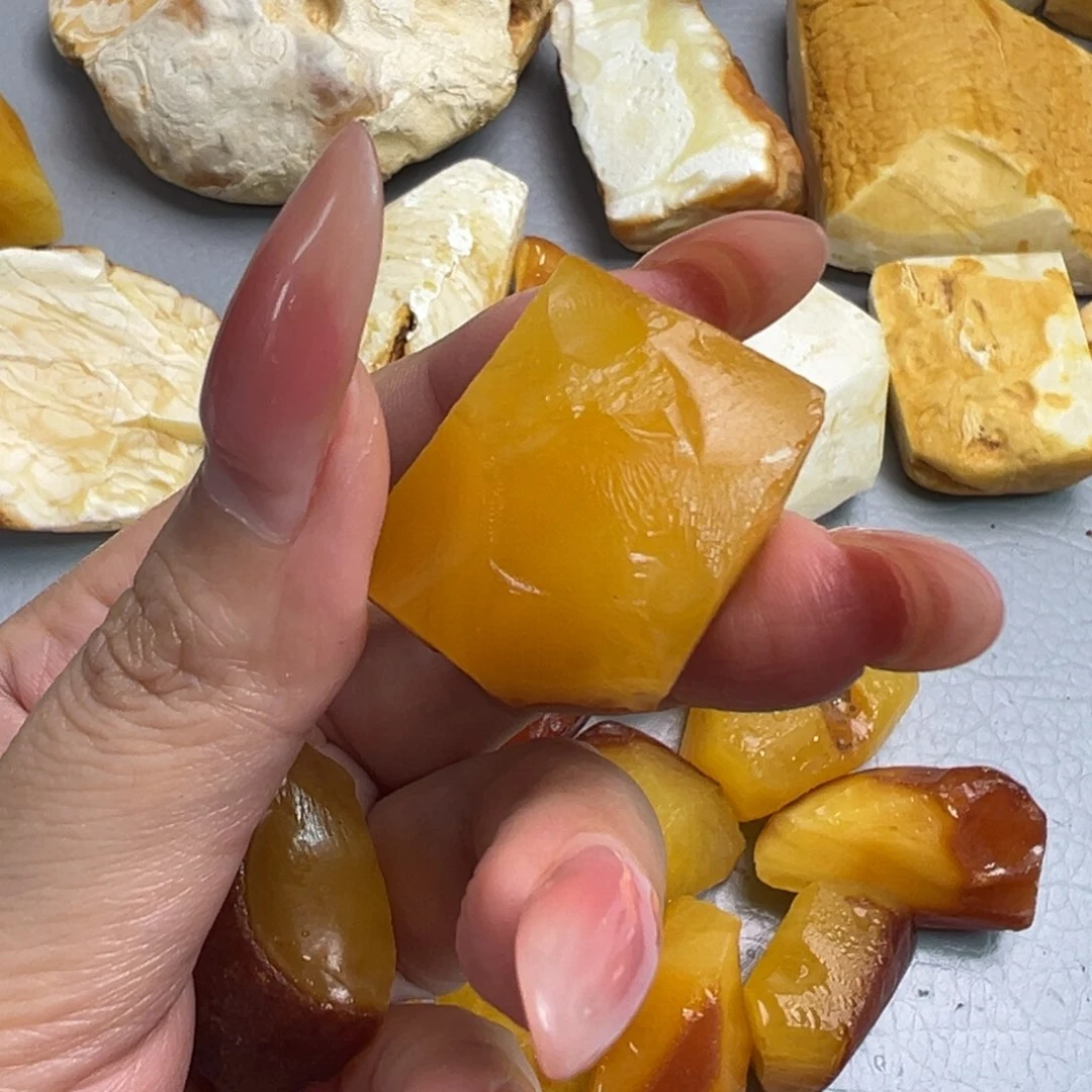 定制琥珀未镶嵌佳*?蜜蜡