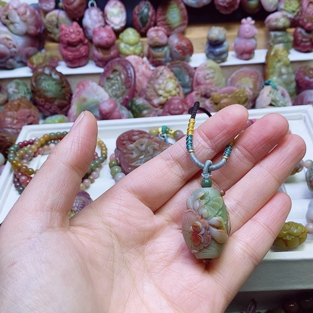 玛瑙/玉髓盐源玛瑙吊坠未镶嵌