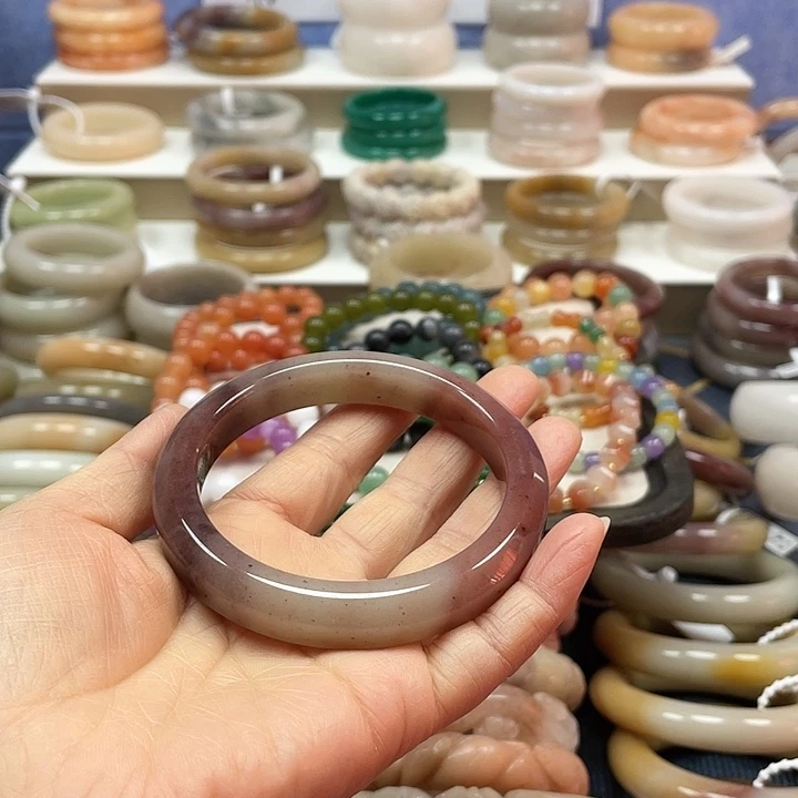 石英岩玉未镶嵌手镯