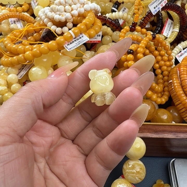 琥珀未镶嵌珠宝奇石