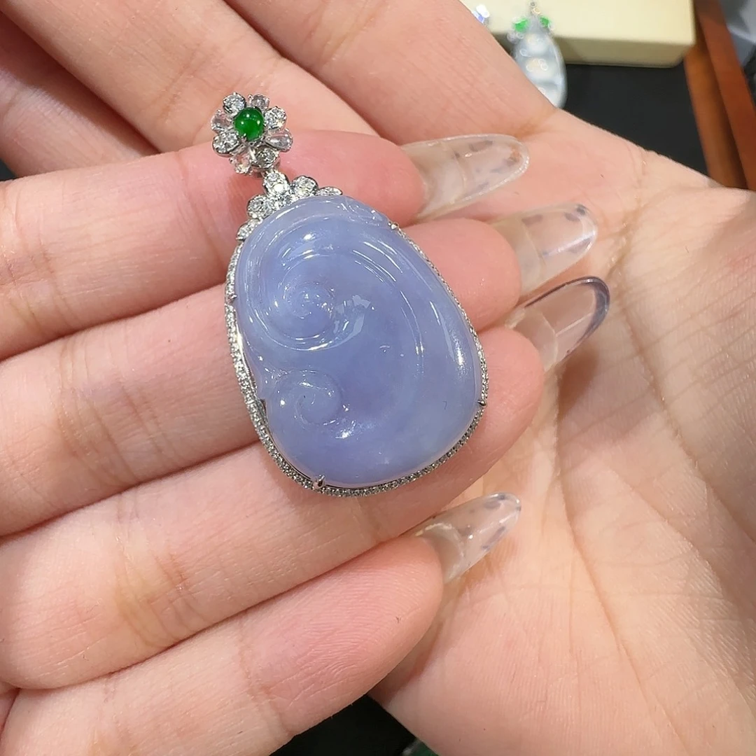 【闪购商品】颈饰18K金镶嵌翡翠