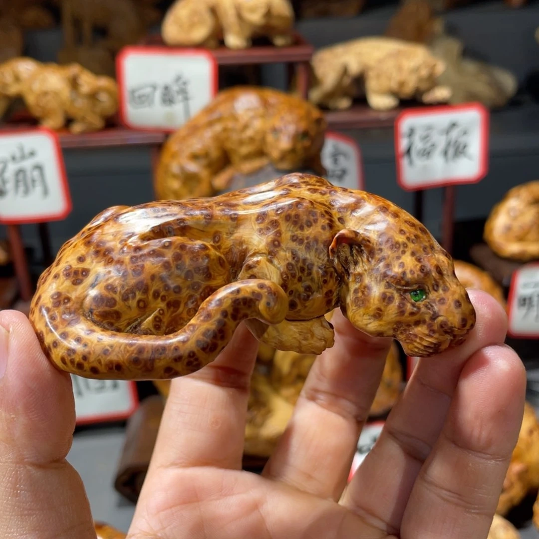 用***2柏木（崖柏）木雕手工把件太行崖柏留疤料豹子