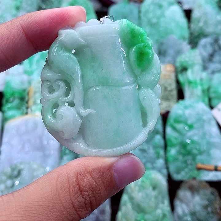 吊坠(不含链)未镶嵌翡翠