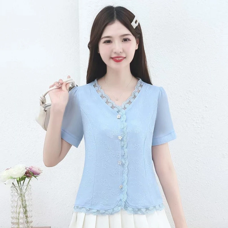 夏季洋气修身短袖上衣2025新款优雅时尚衬衫减龄蕾丝花边短款小衫