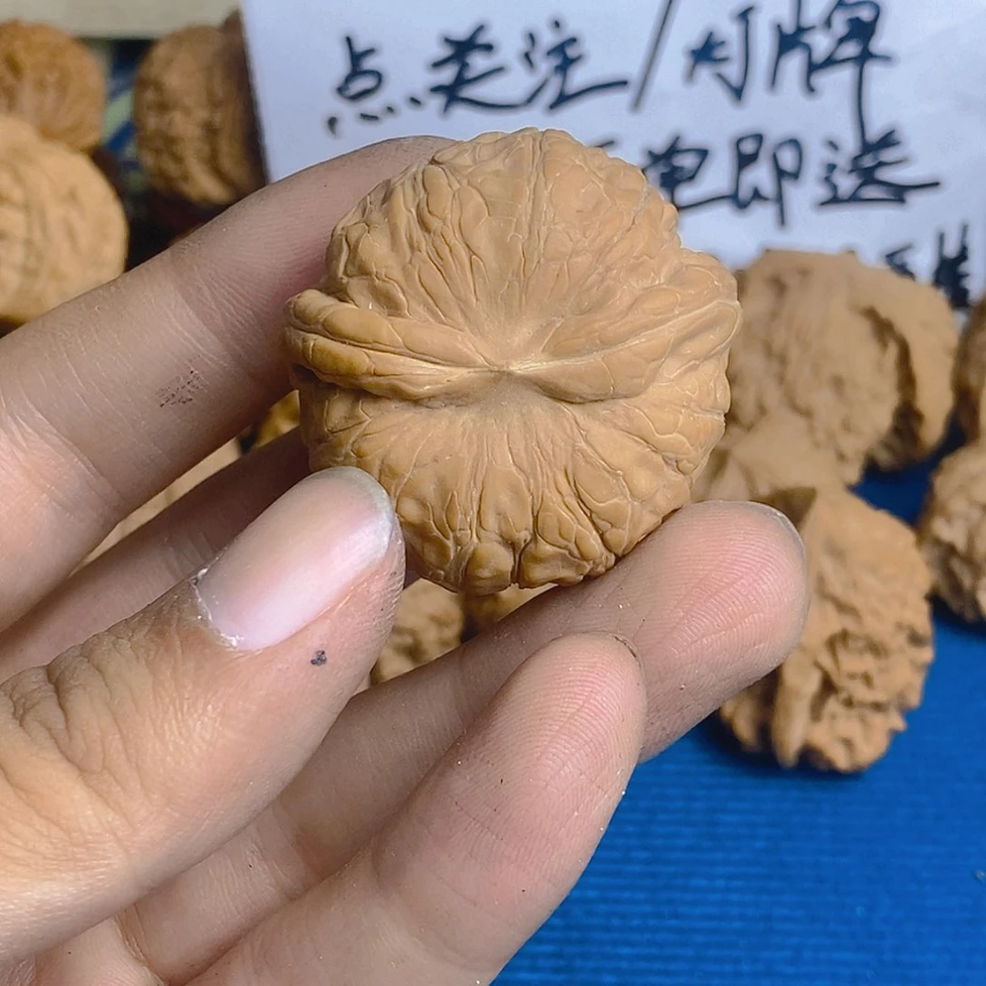 重***赁核桃手串/手链球宝