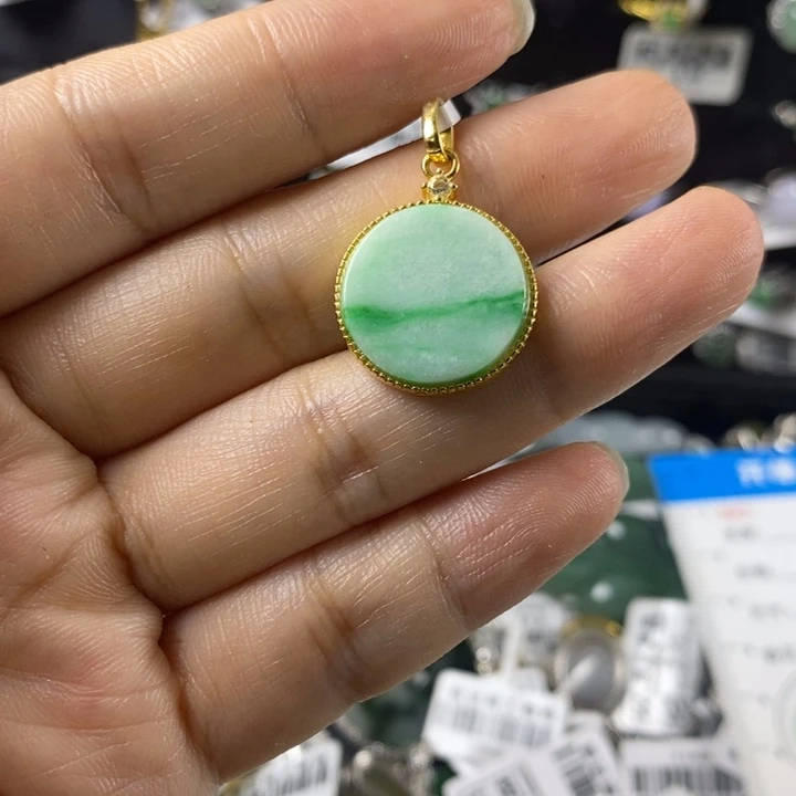 用***8翡翠未镶嵌颈饰颈饰未镶嵌翡翠