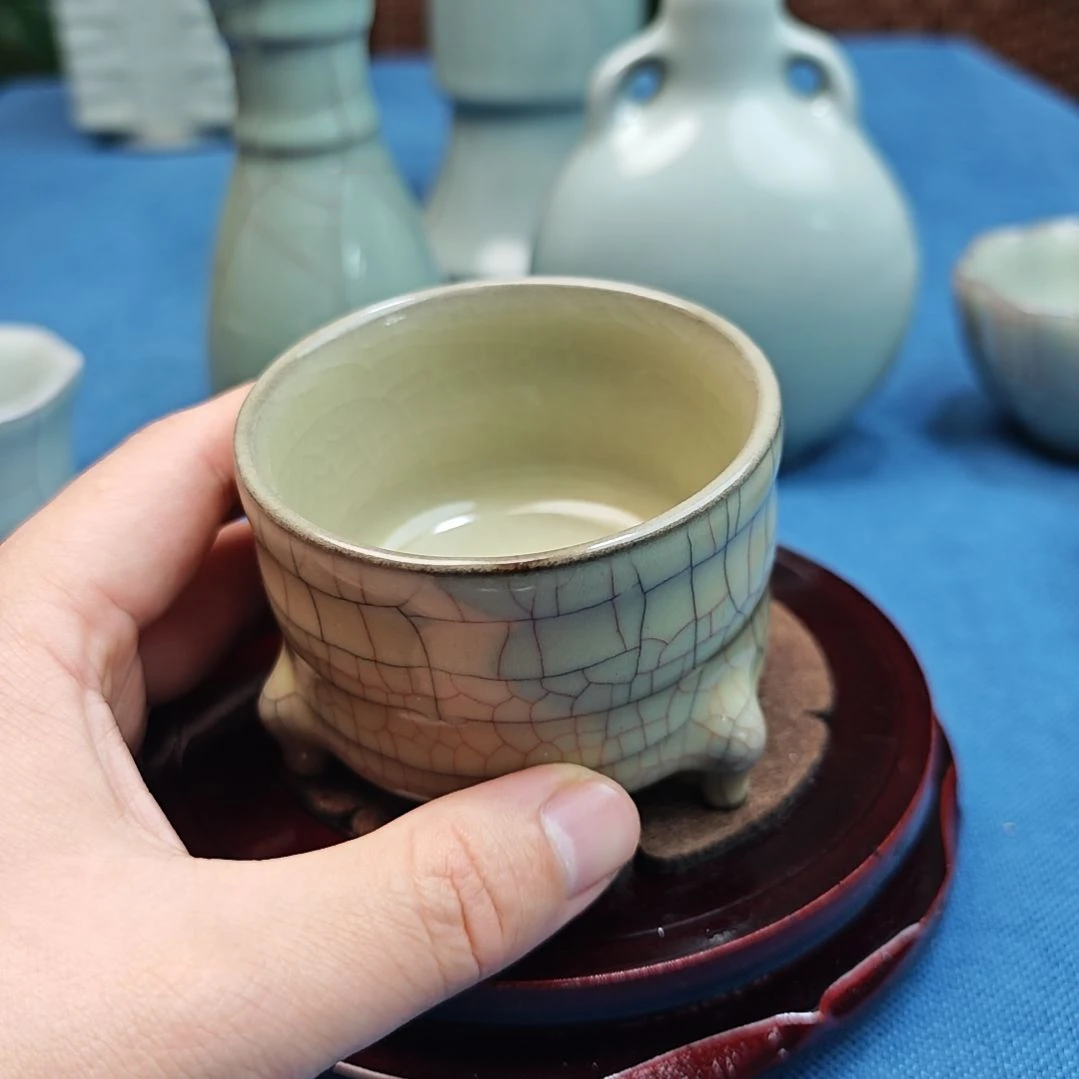 陶传世哥窑福利款奁杯