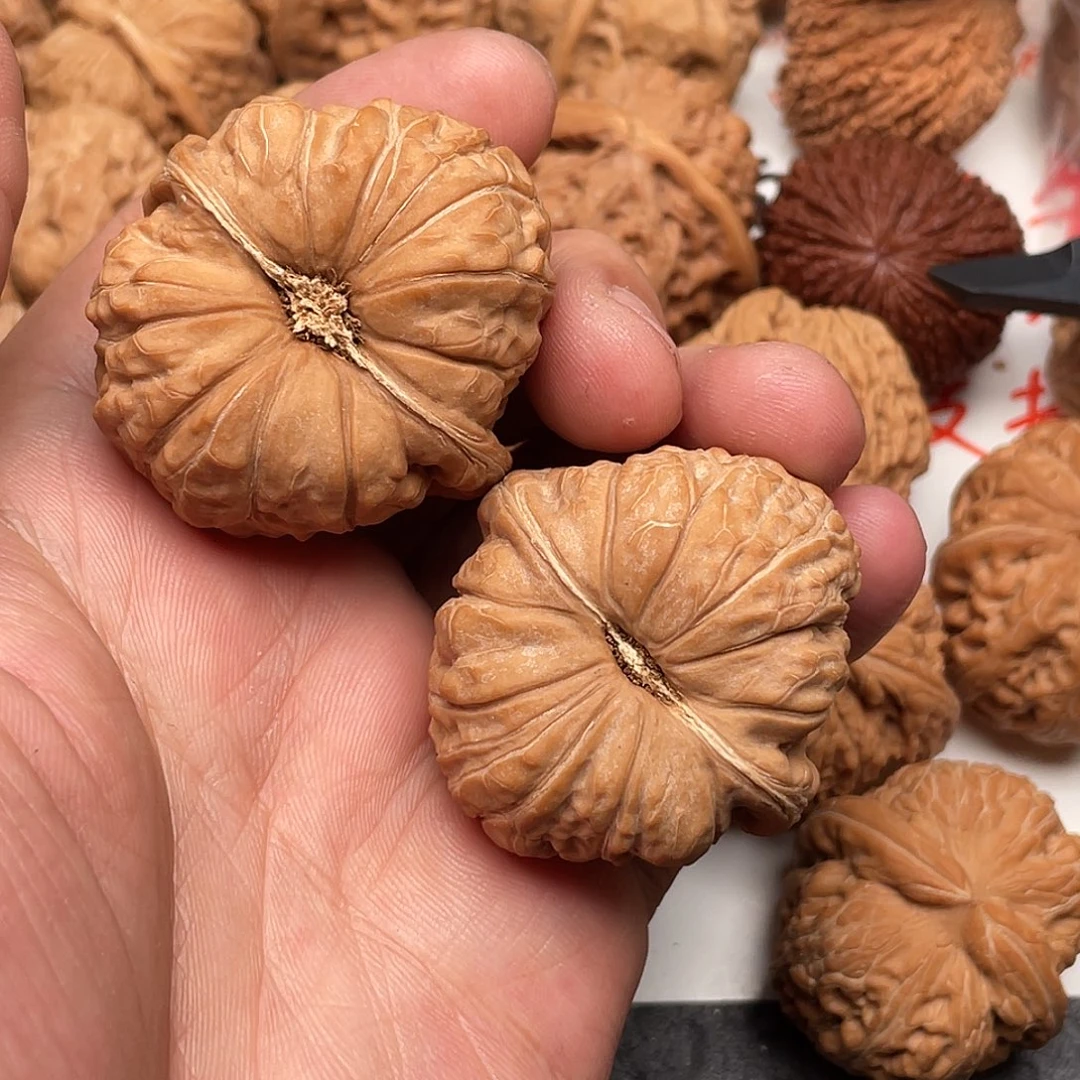 文玩核桃吊坠张***?南瓜