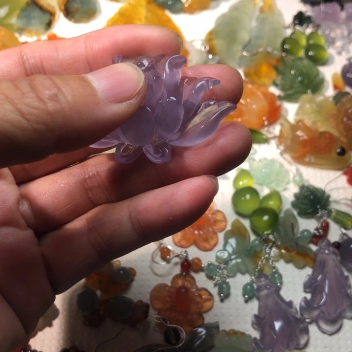 健***丽未镶嵌蛇纹石玉耳坠