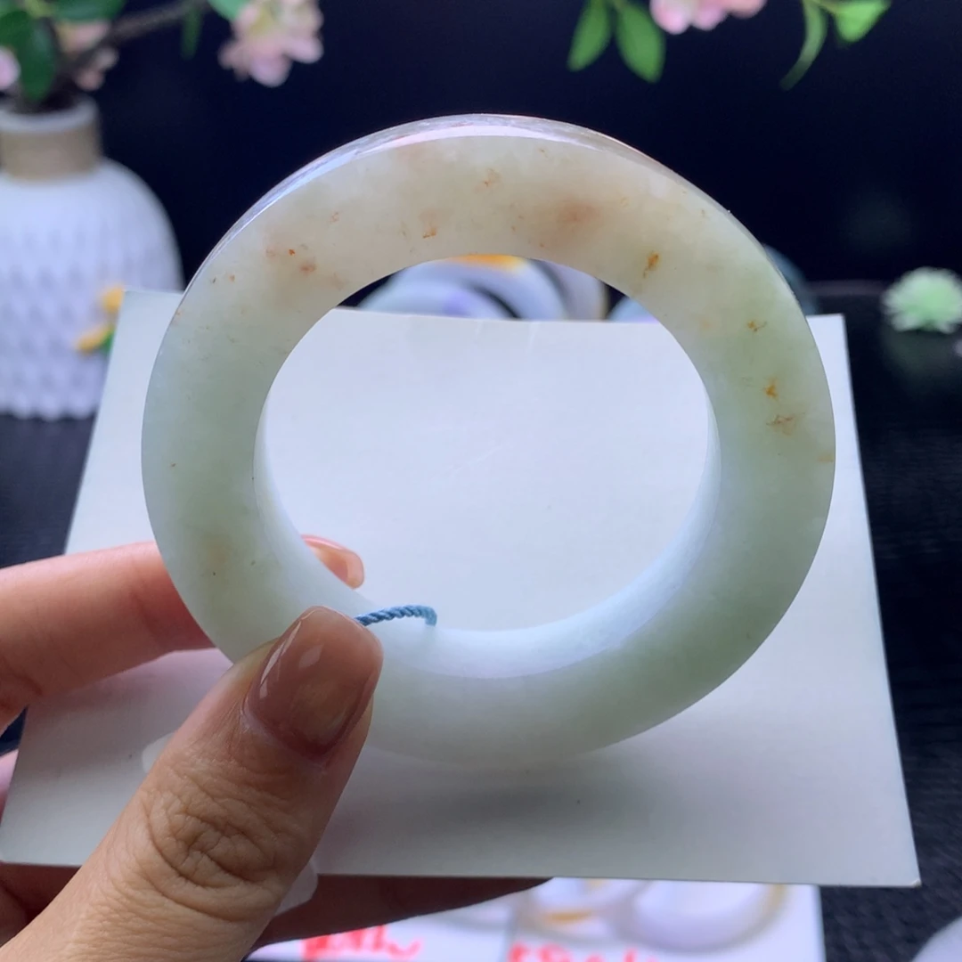 定制翡翠未镶嵌手镯