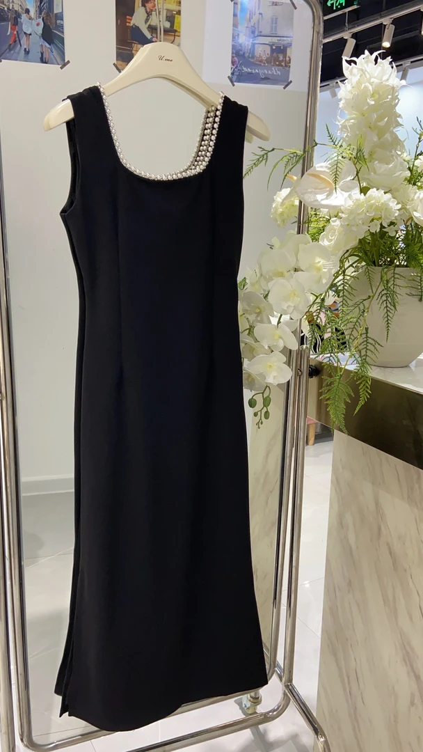 2025春款夏款法式气质吊带连衣裙修身显瘦高级0122