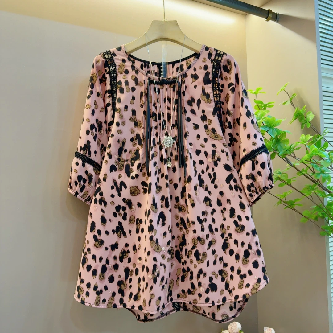 2025年夏季款气质时尚夏款设计款时尚休闲小上衣（长74左右）