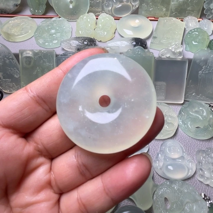 岫玉未镶嵌吊坠(赠链)