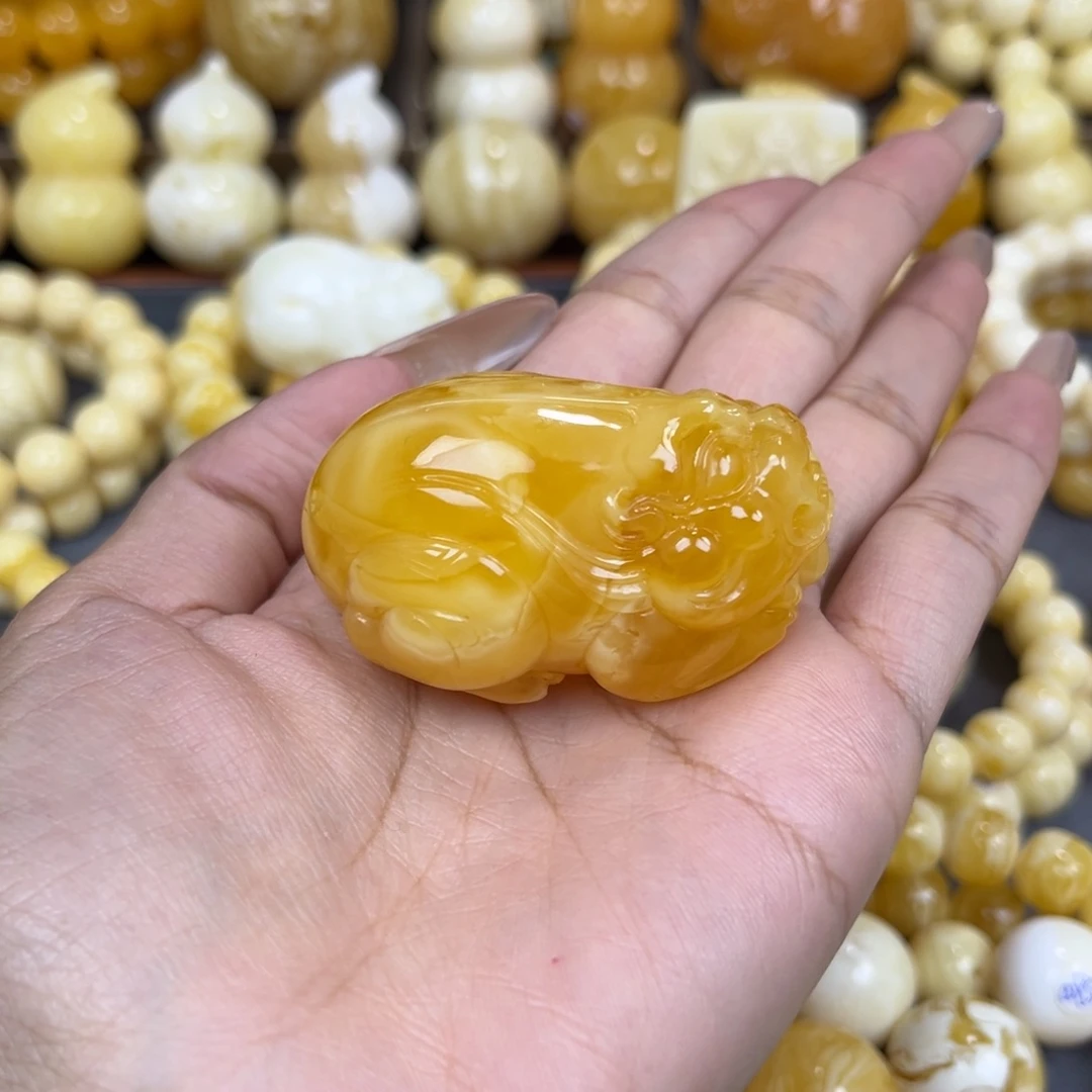 手串琥珀未镶嵌……