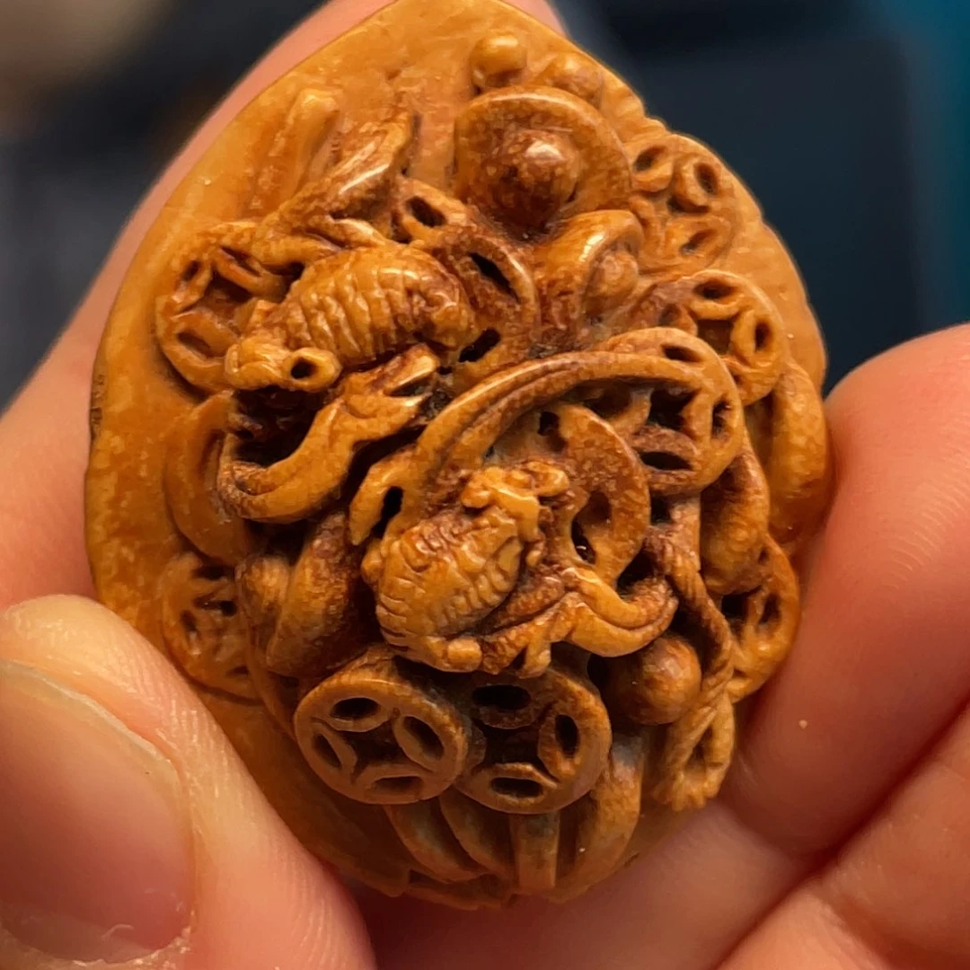 桃核福在眼前核雕作品
