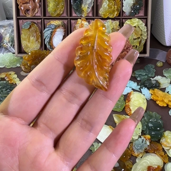 未镶嵌蛇纹石玉颈饰