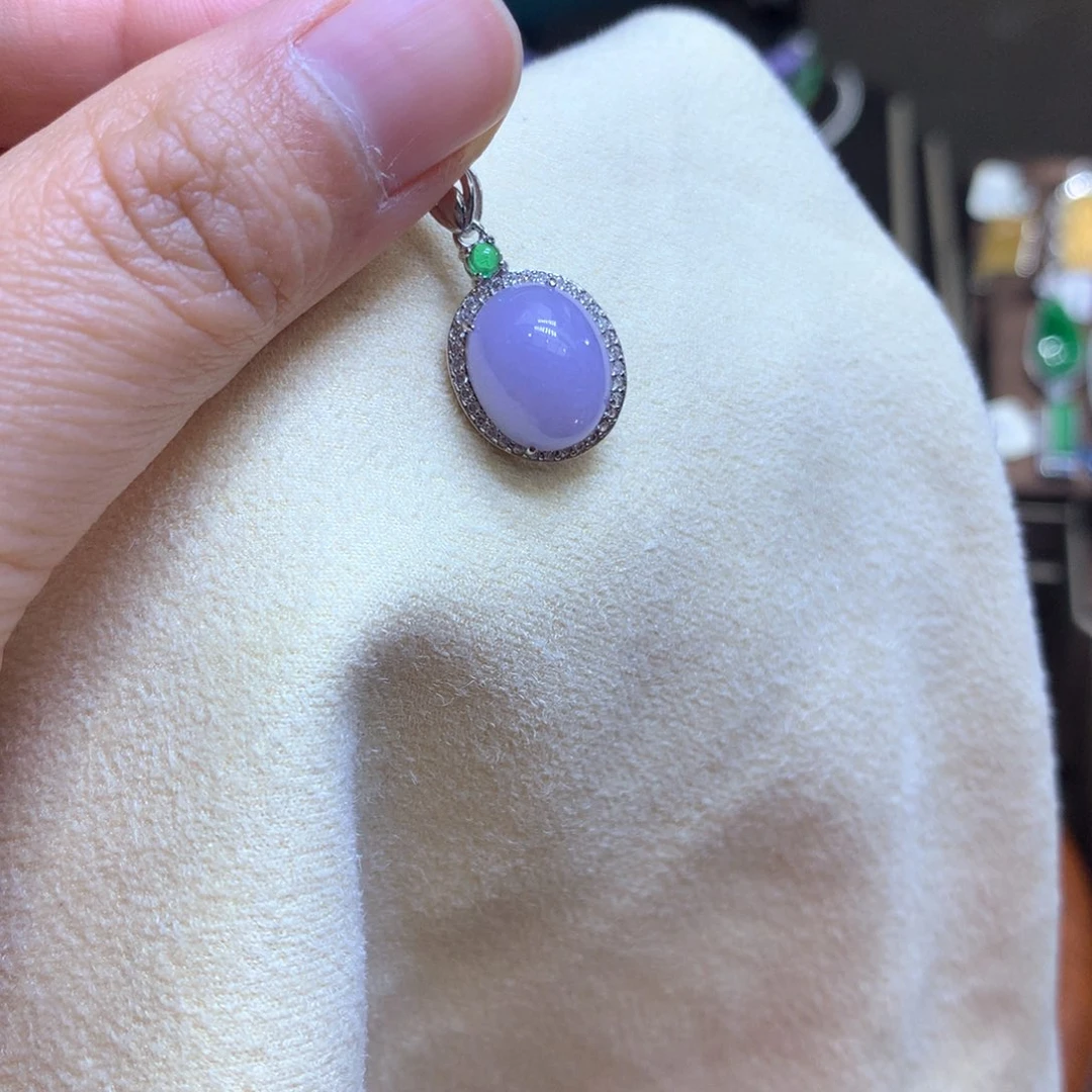 翡翠颈饰银S925镶嵌翡翠吊坠