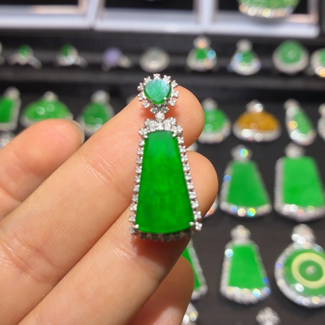 翡翠18K金镶嵌吊坠(不含链)翡翠