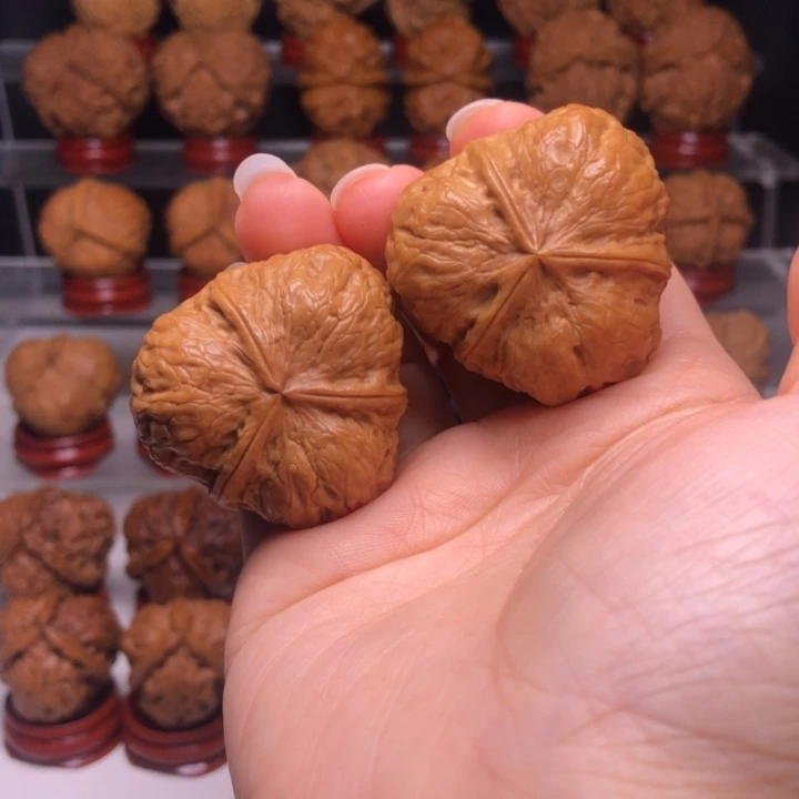 文玩核桃吊坠23三星抱月