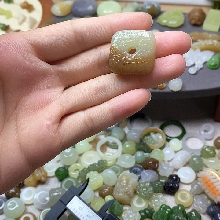 未镶嵌和田玉挂件