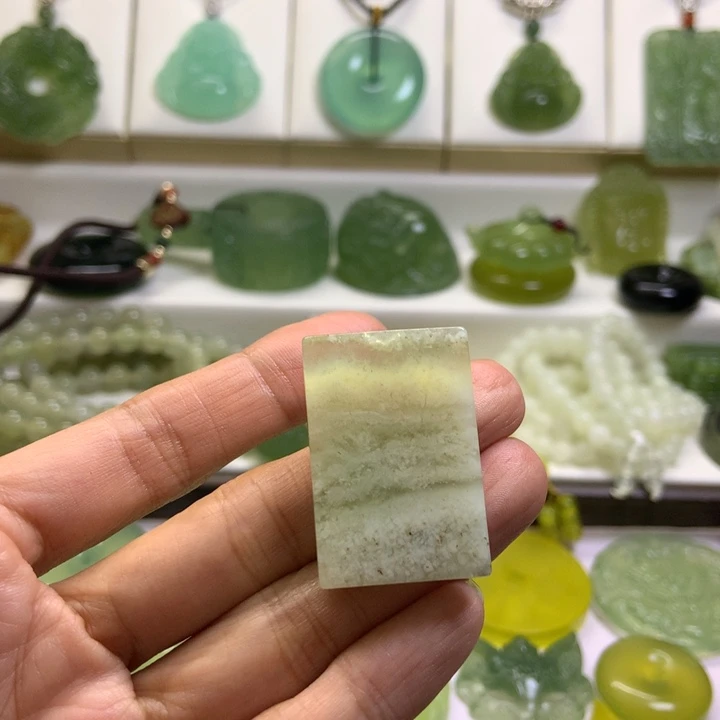 【闪购商品】未镶嵌蛇纹石玉颈饰