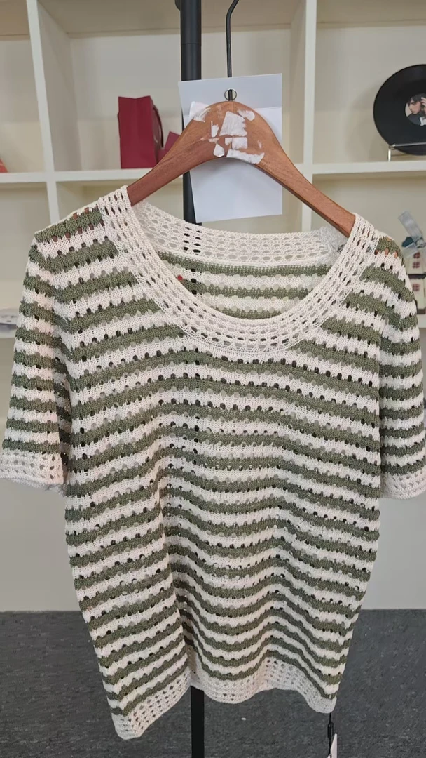 时尚女士条纹针织衫-04