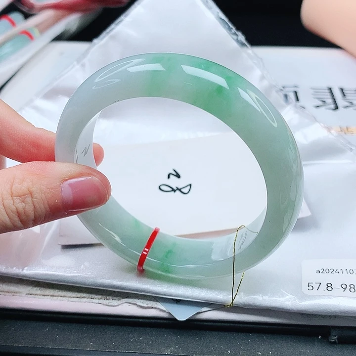 翡翠手镯未镶嵌缅甸天然a货手镯57+
