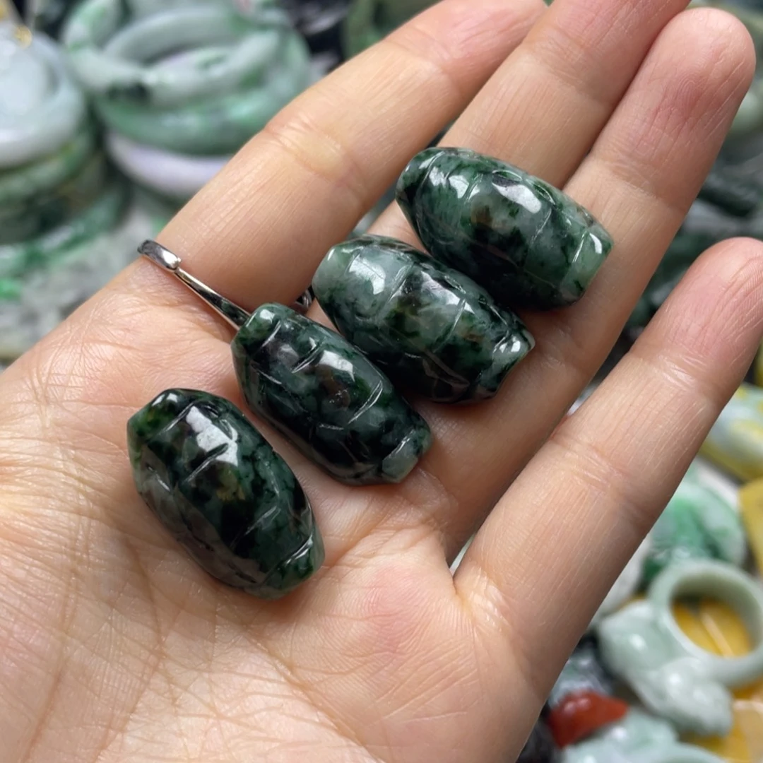 翡翠未镶嵌颈饰1*牌子