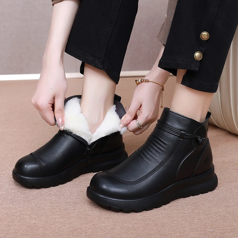 冬季时尚洋气百搭软底软面防滑妈妈保暖棉鞋妈妈鞋短靴加绒加厚鞋