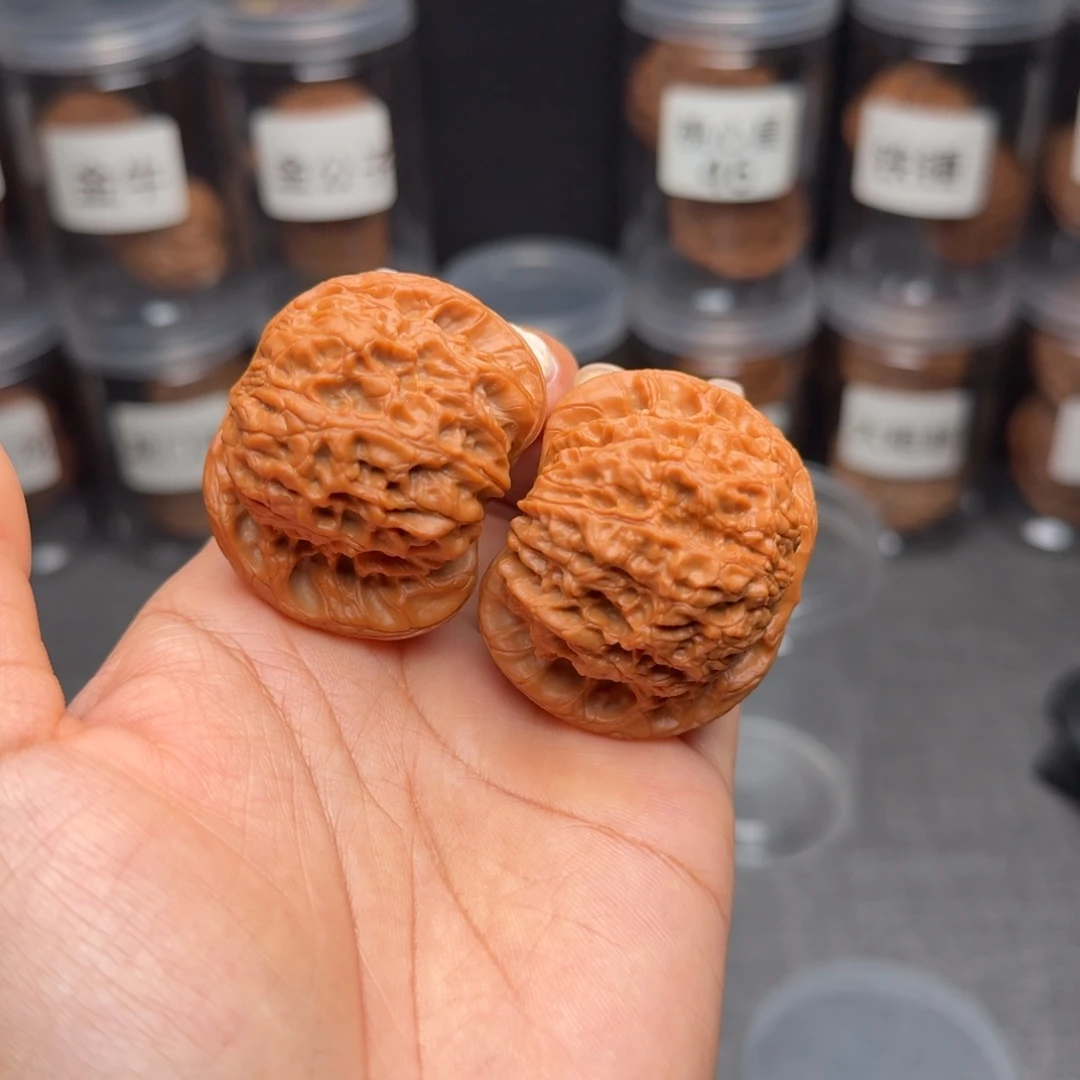 文玩核桃把件血麒麟