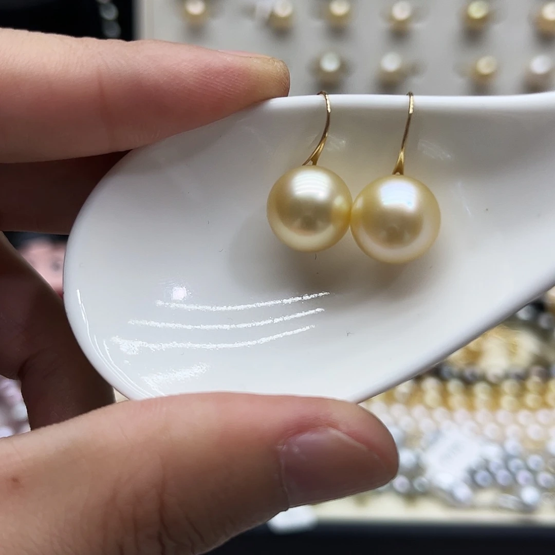 18K金镶嵌耳饰海水珍珠