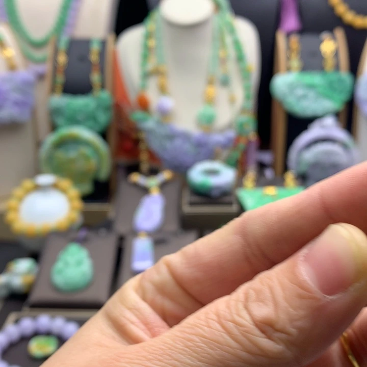 翡翠颈饰未镶嵌翡翠戒指