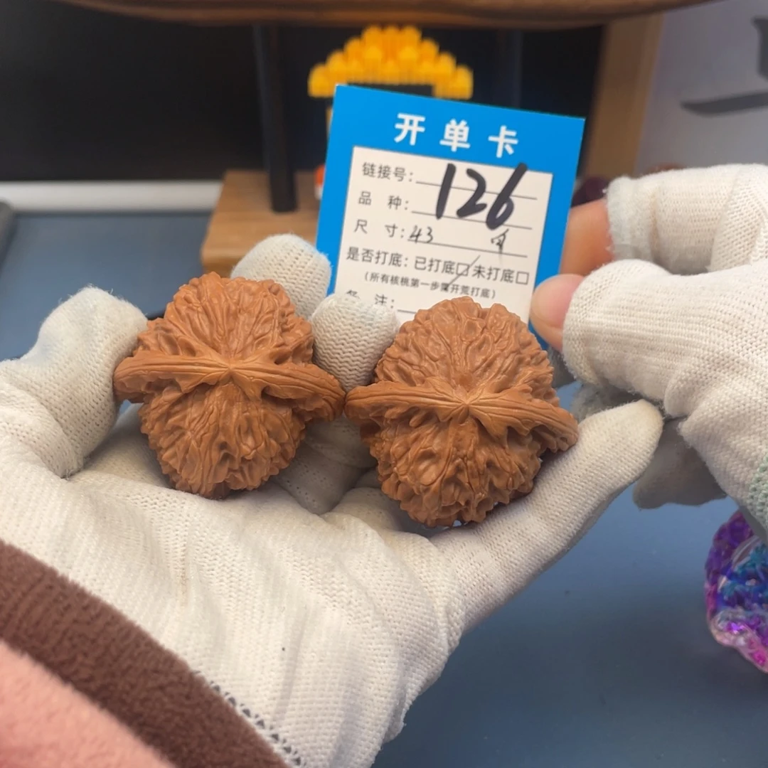 核桃文玩核桃白狮子