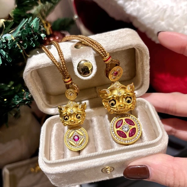 铜合金布艺项链 W雪同款眨眼睛新中式貔貅铜钱币项链