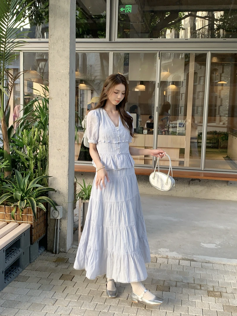 显瘦气质泡泡袖木耳边小衫大A摆层次感半身裙两件套轻女装
