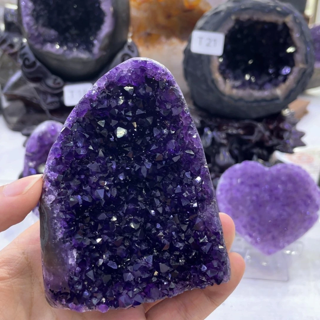 未镶嵌水晶大型摆件（非配饰）