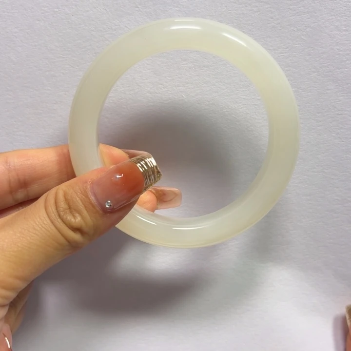 石英质玉（黄龙玉）未镶嵌手镯?**๛