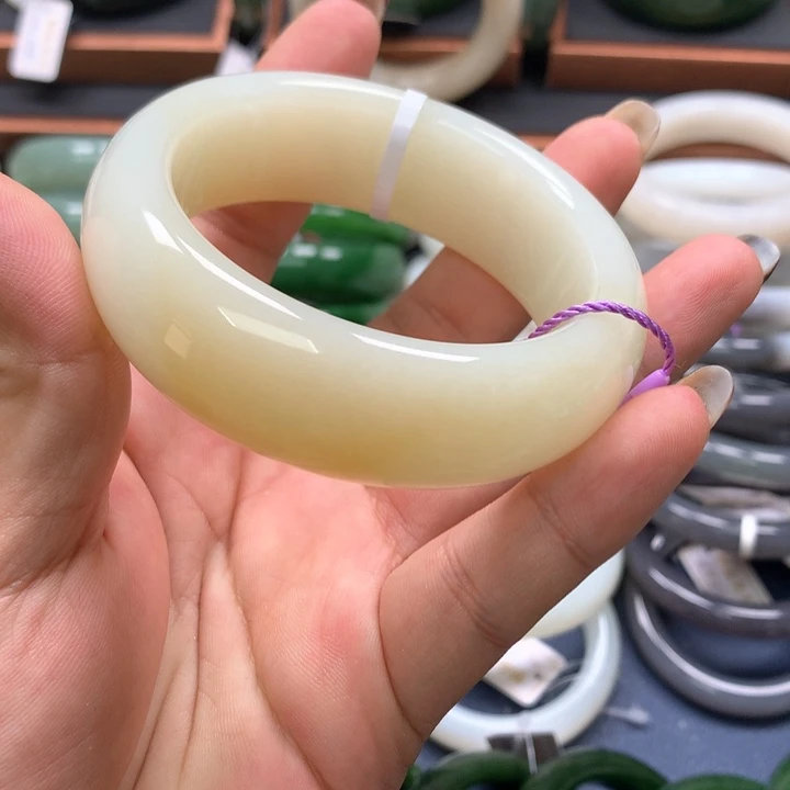 【闪购商品】未镶嵌手镯和田玉讨**伪