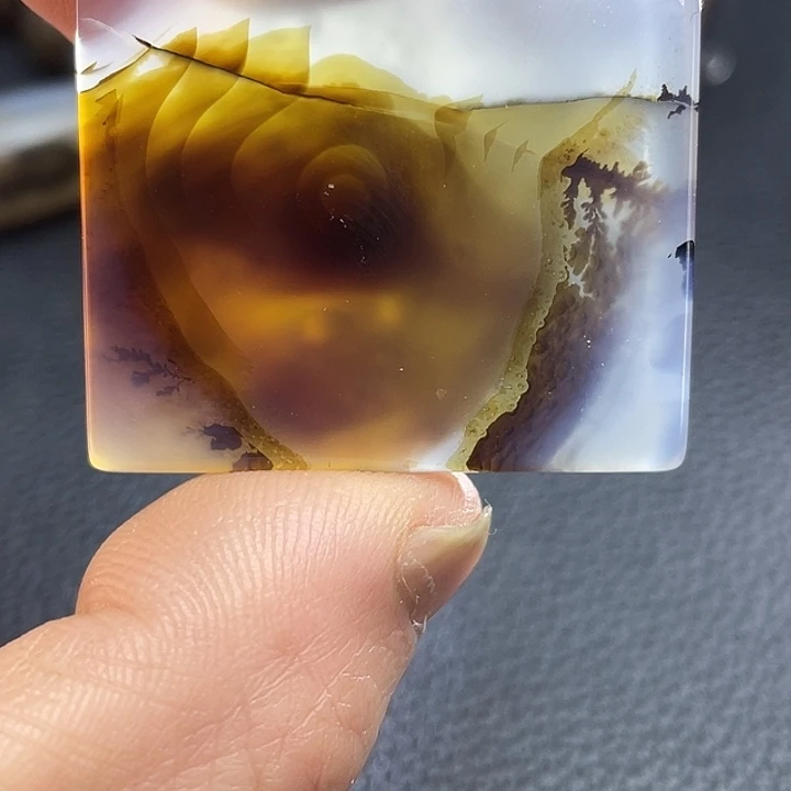 佑***9玛瑙/玉髓未镶嵌颈饰