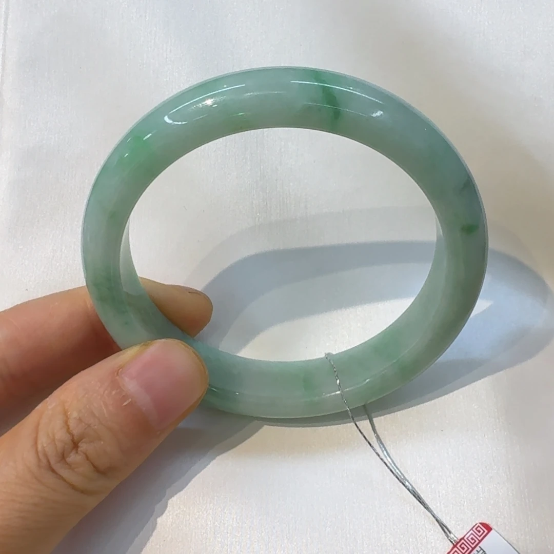 翡翠手镯未镶嵌手镯