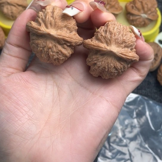 壹****吊坠文玩核桃血麒麟12