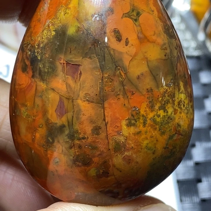 玛瑙/玉髓颈饰未镶嵌高*飞